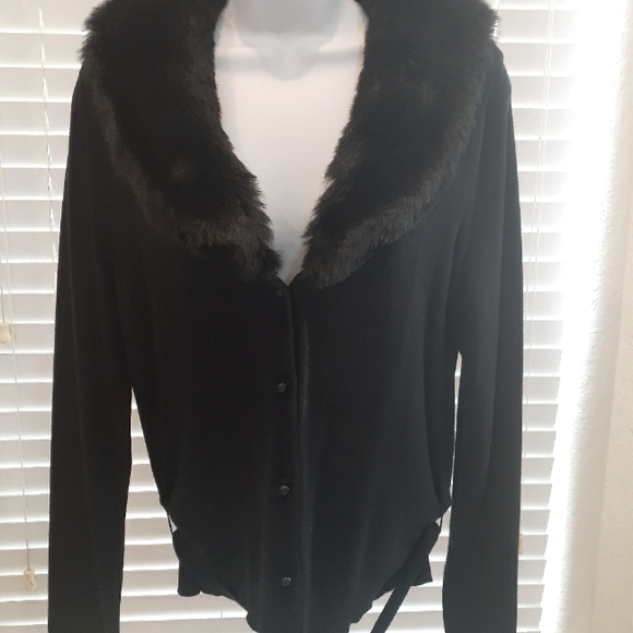 Sweater - Picture 1 of 1